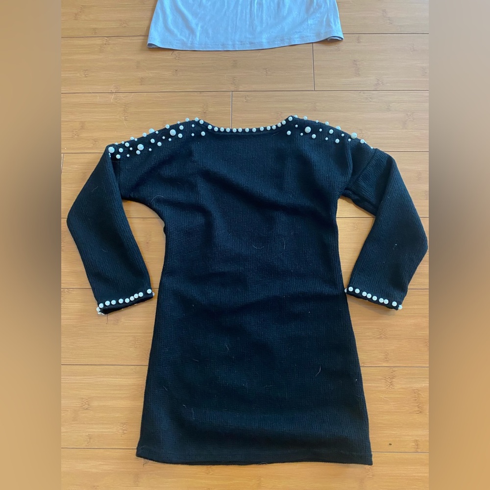 Chanel style sweater cardigan

💙 bundle eligible